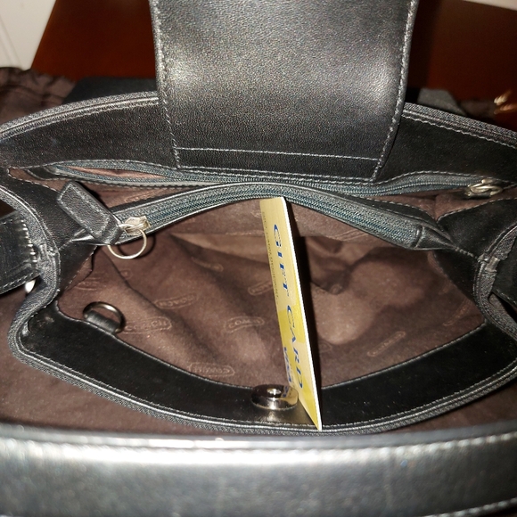 Elegant Coach Mercer Handbag - Picture 6 of 13
